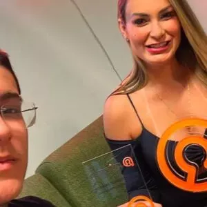Andressa Urach revela se já teve relações com o próprio filho