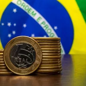 Brasil registra déficit de US$ 5,9 bilhões nas contas externas em outubro
