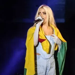 Luísa Sonza revela planos para carreira internacional e explica saída temporária do Brasil