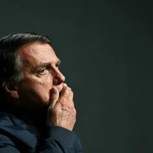 PF indicia Bolsonaro, Braga Netto e outros 35 em inquérito sobre tentativa de golpe de Estado