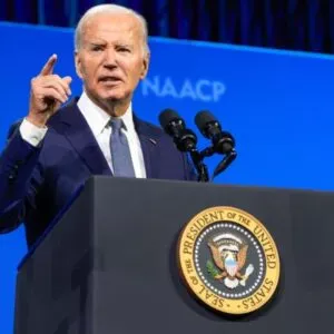 Joe Biden é diagnosticado com câncer em estágio agressivo