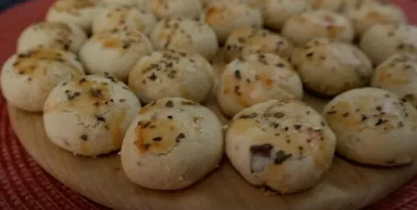 Biscoito de Cebola – Crocante, Caseiro e Irresistível
