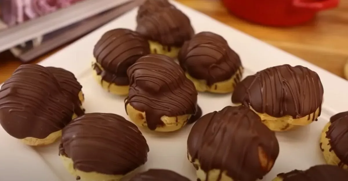Carolinas Recheadas com Creme – Delicadas, Doces e Irresistíveis