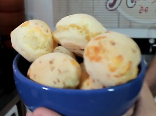 Pão de Queijo Mineiro – Tradicional, Fofinho e Irresistível