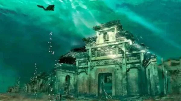 Cidade Submersa Descoberta: Ruínas Antigas Sob as Águas